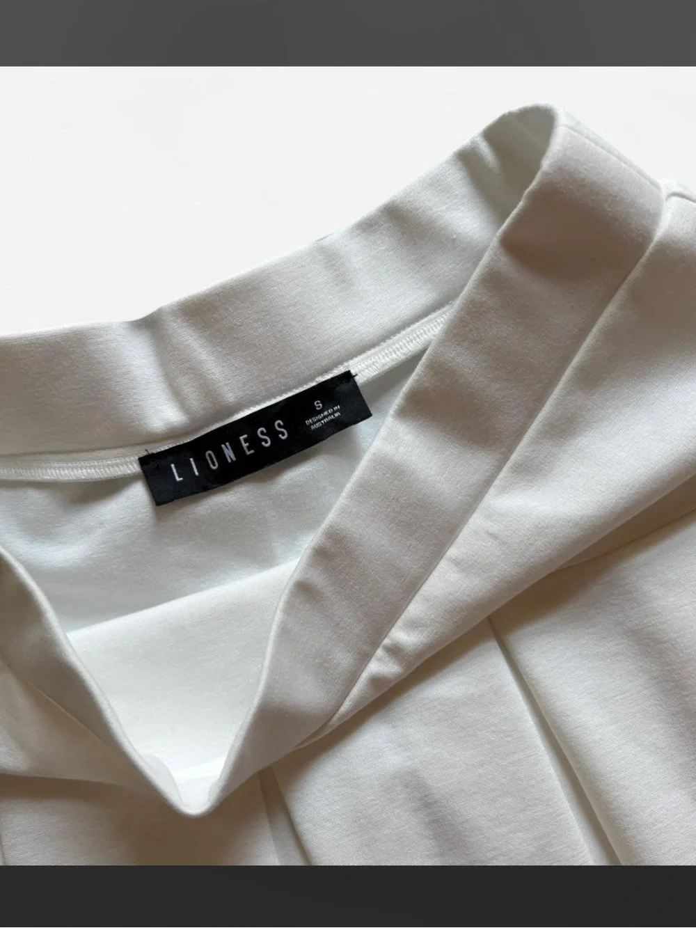 Pleated White Mini Skirt <3